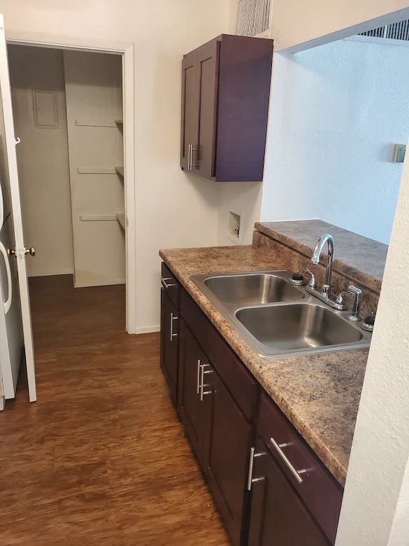 Image of Landmark Apartments (4)