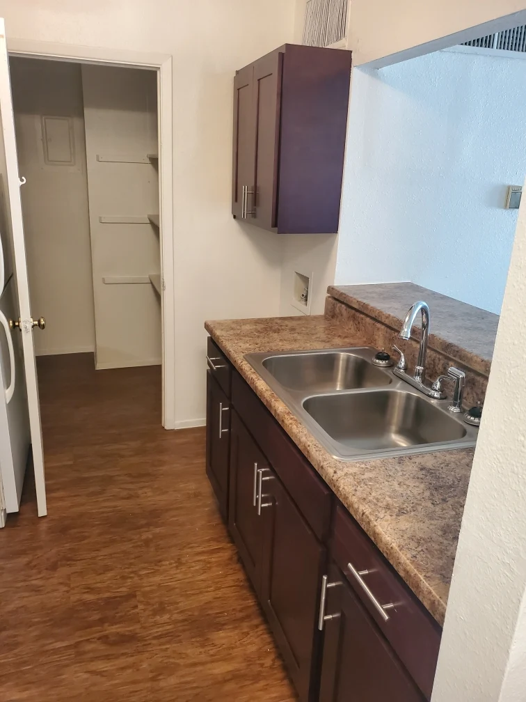 Image of Landmark Apartments (4)