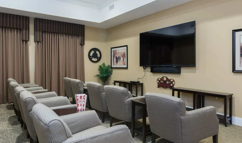 Image of Lombard Place Senior Living (4)