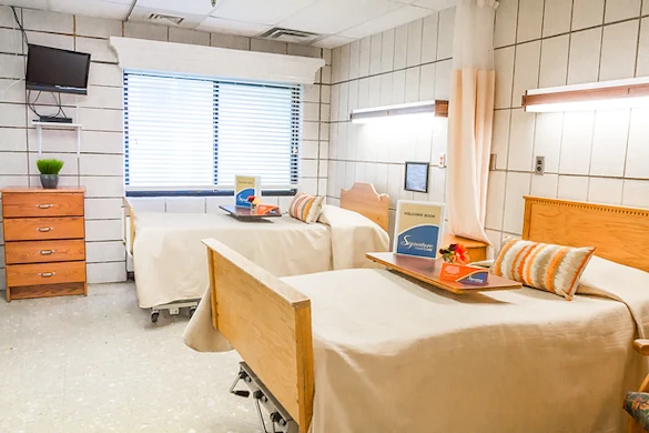 Image of Perkins Country Manor (2)