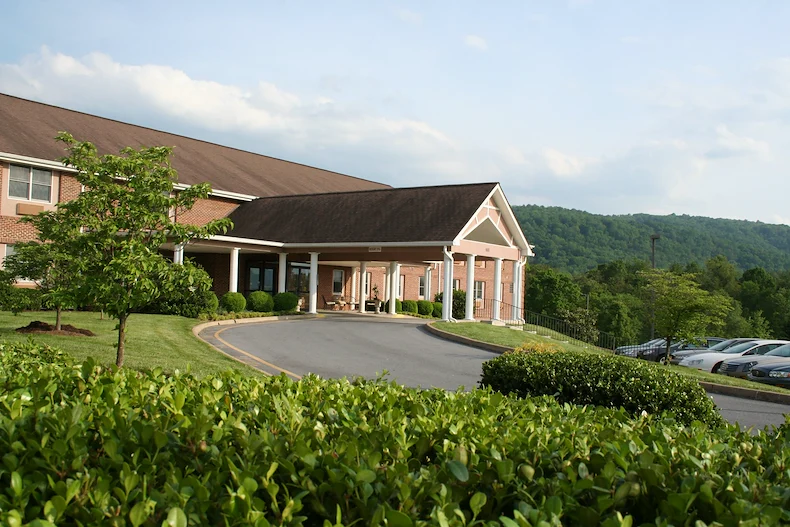 Image of Commonwealth Senior Living at Front Royal (1)