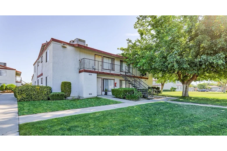 Image of Walnut Apartments (3)