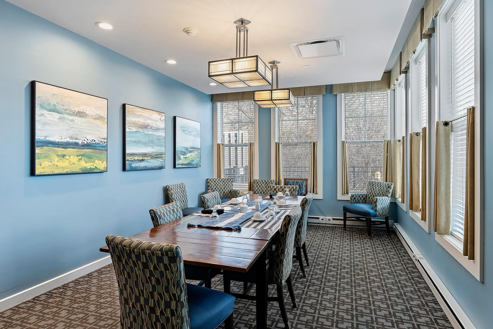 Alto Wheaton, senior living community offering assisted living, memory care, and respite care in Wheaton, IL, private dining room