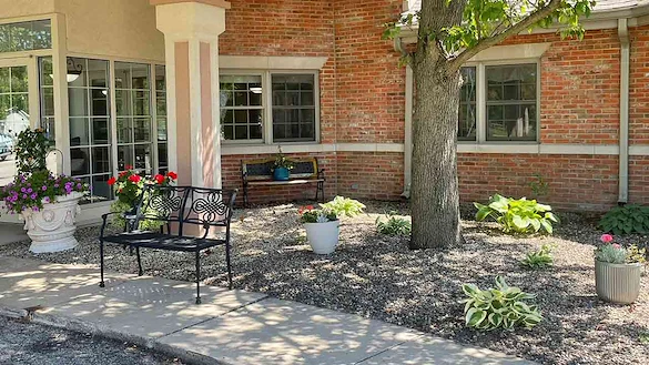 Image of Courtyard Estates of Kewanee (2)