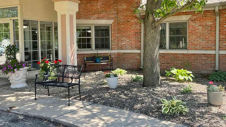 Image of Courtyard Estates of Kewanee (2)