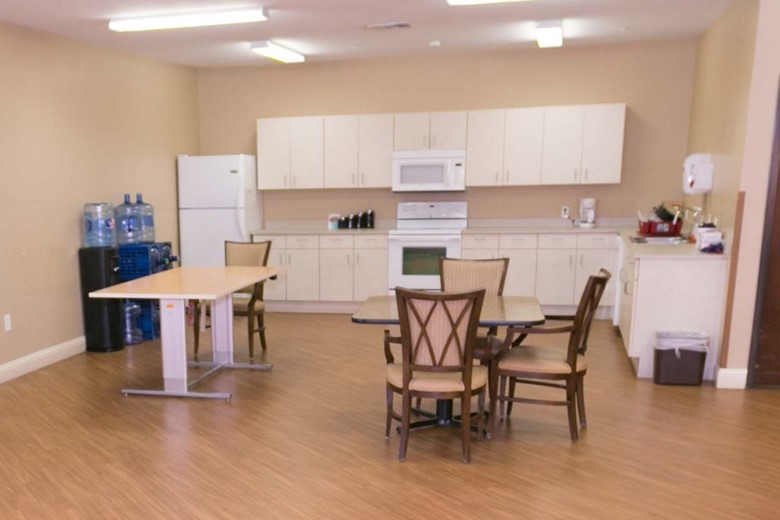 Image of Legend Oaks Healthcare And Rehabilitation - West S (7)
