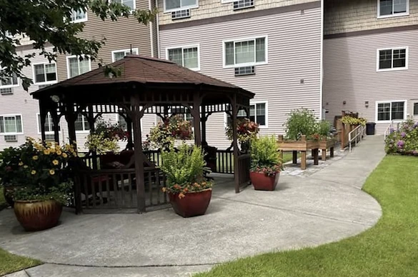Vineyard Park of Sumner Independent and Assisted Living outdoor area