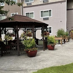 Vineyard Park of Sumner Independent and Assisted Living outdoor area