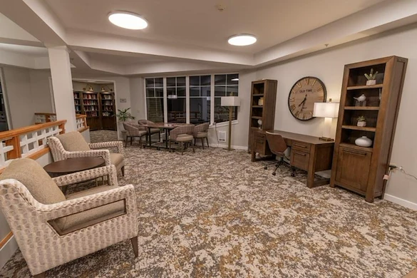 Avamere at Sandy senior living community offering assisted living, memory care, and respite care in Sandy, OR, cozy sitting area