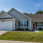 Image of Avendelle at Lazy River (1)