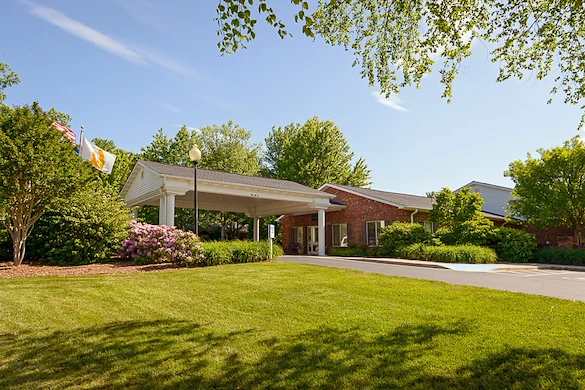 Image of Life Care Center Of Hendersonville (1)