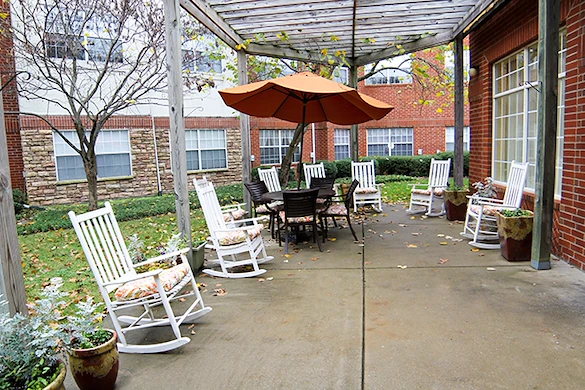 Brookdale Franklin Independent Living in Franklin, TN, outdoor sitting space