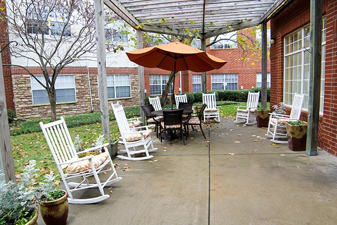 Brookdale Franklin Independent Living in Franklin, TN, outdoor sitting space
