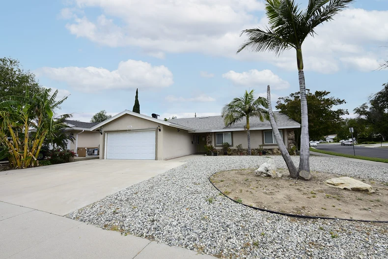 Image of Blue Skies of Chatsworth (1)