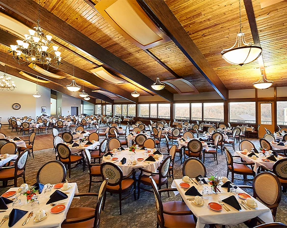 Ascension Living Alexian Village Tennessee Senior Living, independent living, assisted living, memory care, and continuing care retirement community (CCRC) in Signal Mountain, TN, dining room