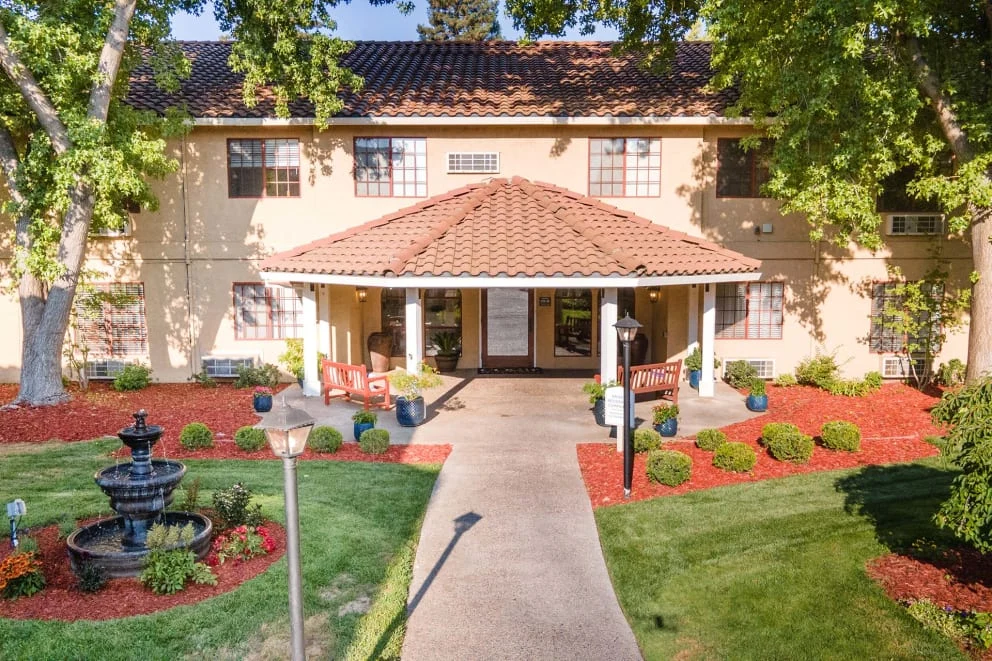 Image of Cogir of Manteca (2)