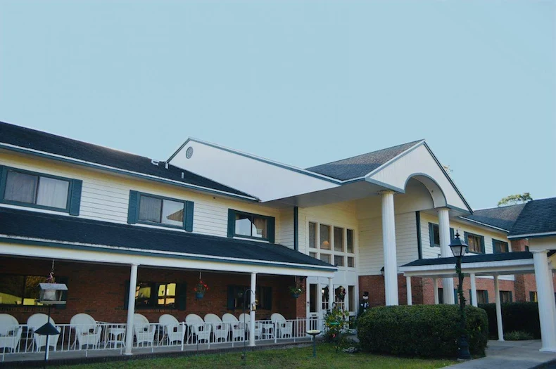 Plantation Oaks Assisted Living & Memory Care exterior