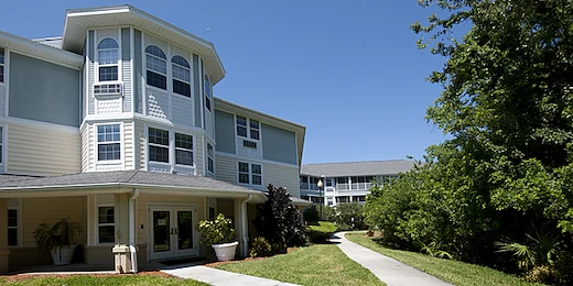 Allegro St. Augustine senior living offering independent living, assisted living, and respite care in Saint Augustine, FL, exterior and walking path