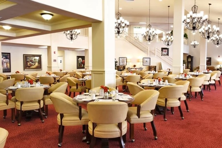 Ivy Creek Gracious Retirement Living Hawthorn Senior independent Living in Glen Mills, Pennsylvania dining room