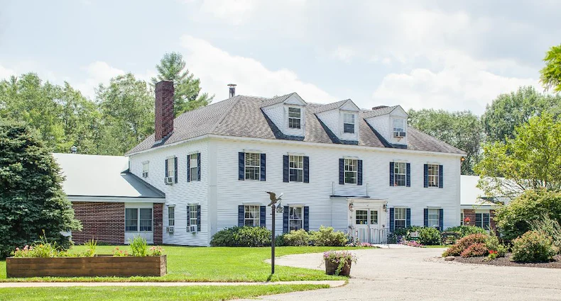 Image of Wolfeboro Bay Center (1)