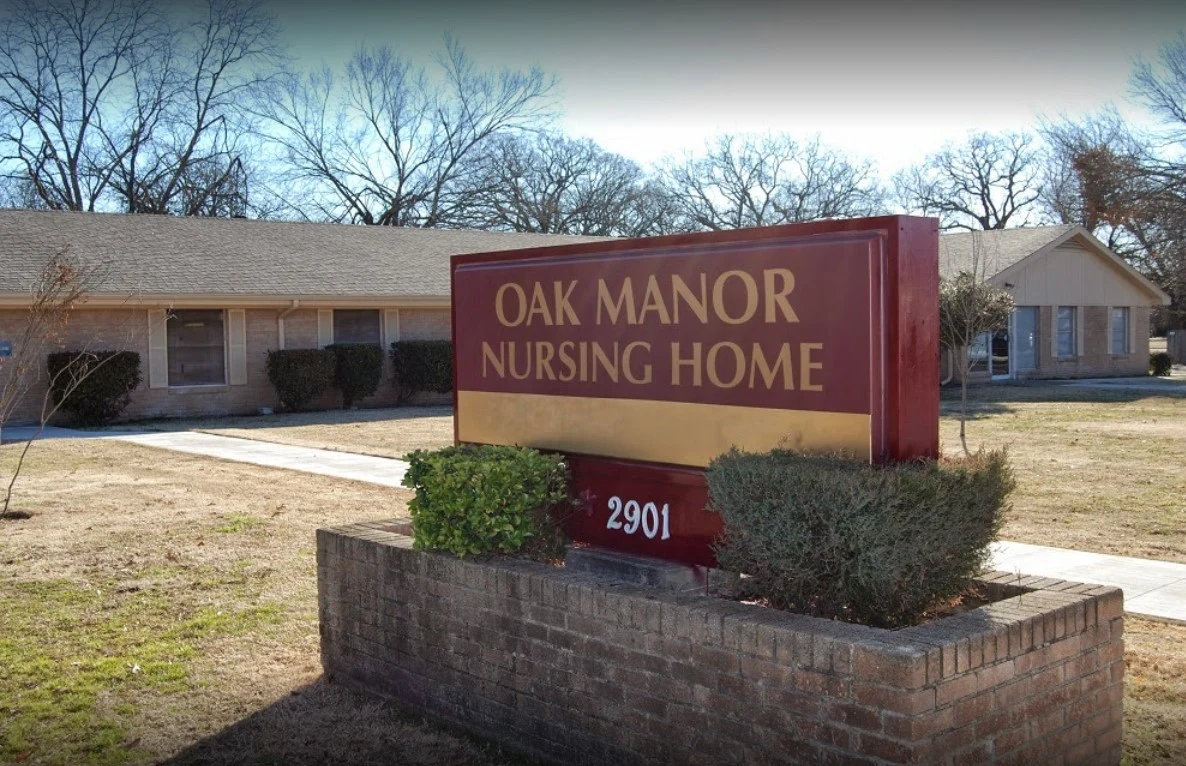 Image of Oak Manor Of Commerce Nursing And Rehabilitation (4)