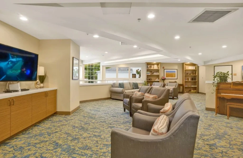 Image of Mountlake Terrace Plaza (6)