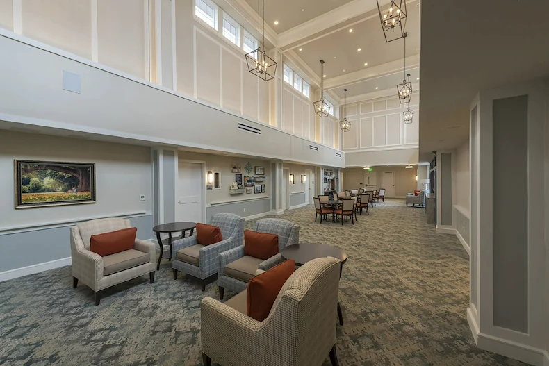 Alto Evergreen Walk, senior living community offering assisted living, memory care, and respite care in South Windsor, CT, common gathering area