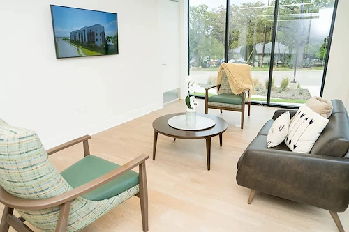 Image of Cowan Place Senior (5)