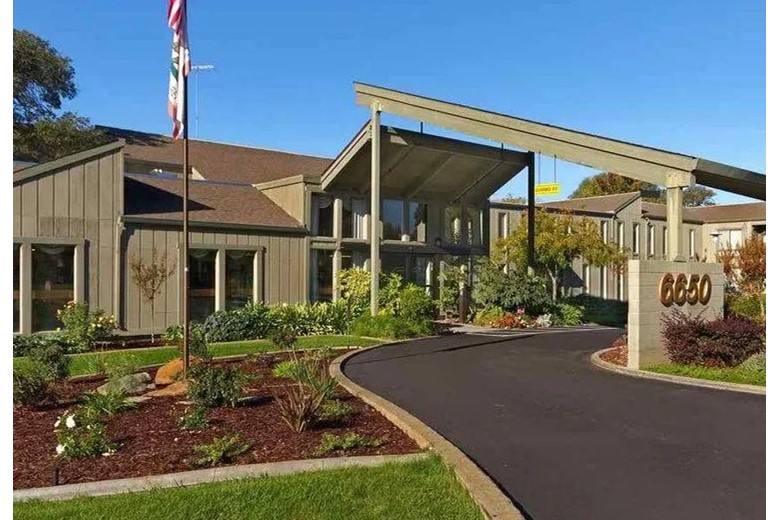 Image of The Crest at Citrus Heights (1)