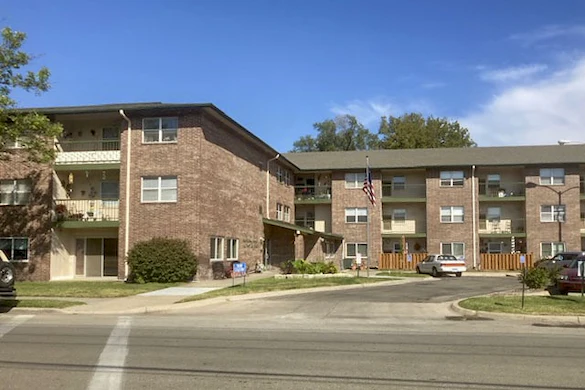 Image of Bicentennial Manor (1)