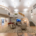 Avamere at Newberg senior living community offering assisted living, memory care, and respite care in Newberg, OR, sitting area in the lobby