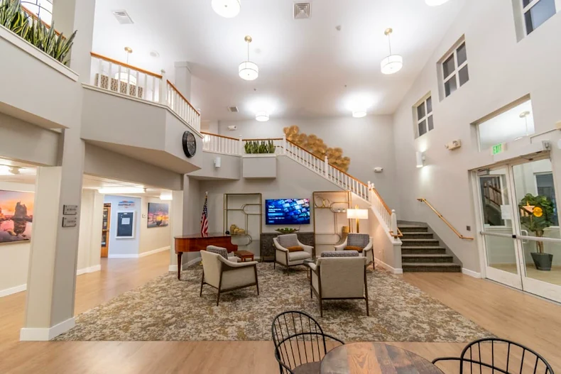 Avamere at Newberg senior living community offering assisted living, memory care, and respite care in Newberg, OR, sitting area in the lobby