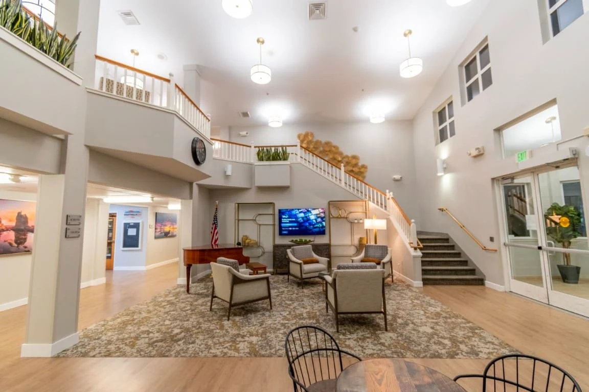 Avamere at Newberg senior living community offering assisted living, memory care, and respite care in Newberg, OR, sitting area in the lobby
