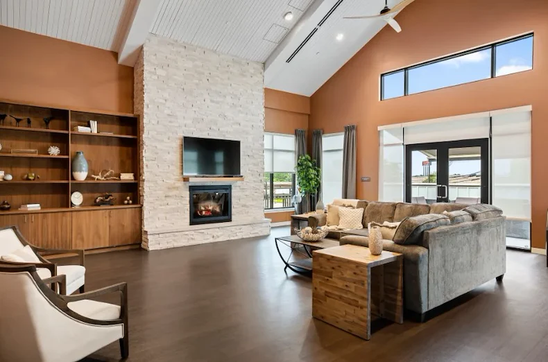 Image of Montage Mason (3)