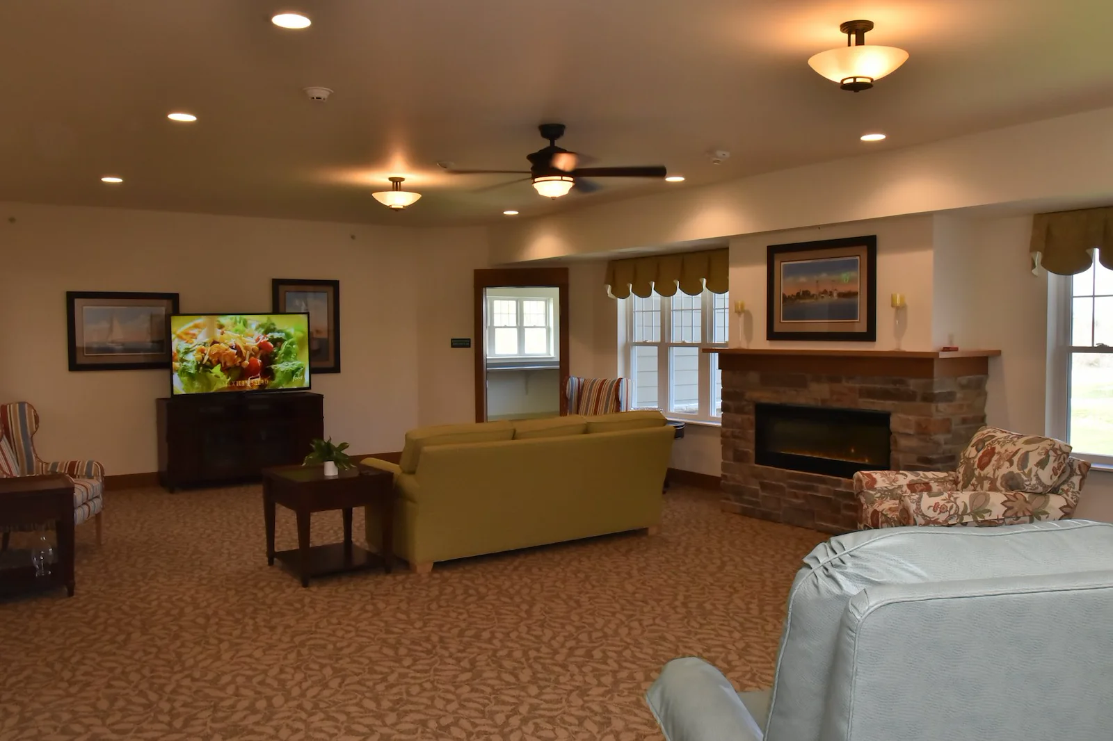 Image of Oak Park Place - Green Bay (4)