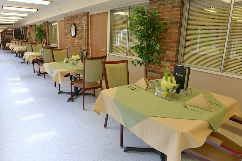 Image of Laurels Of Worthington (5)