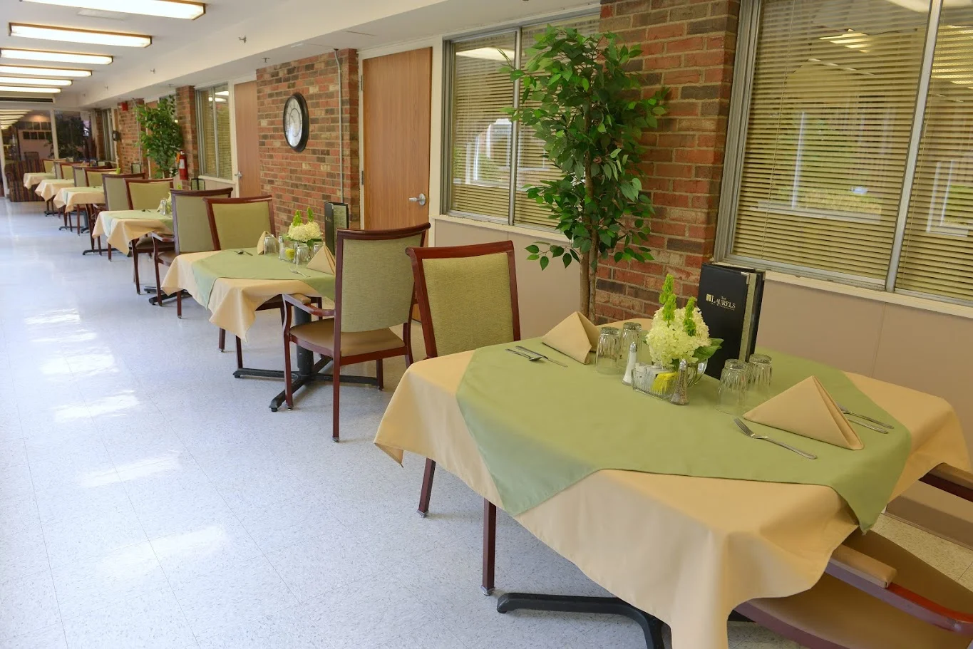 Image of Laurels Of Worthington (5)