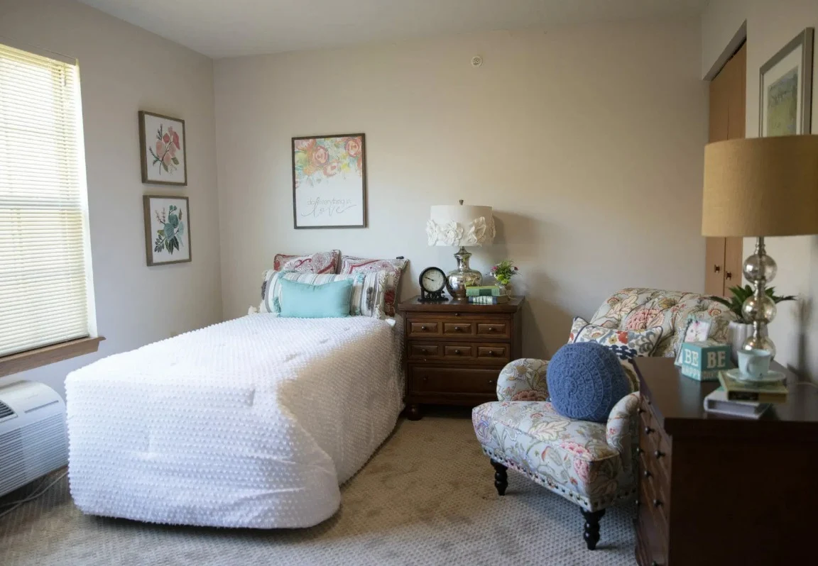 Brownsburg Meadows Assisted Senior Living in IN apartment bedroom