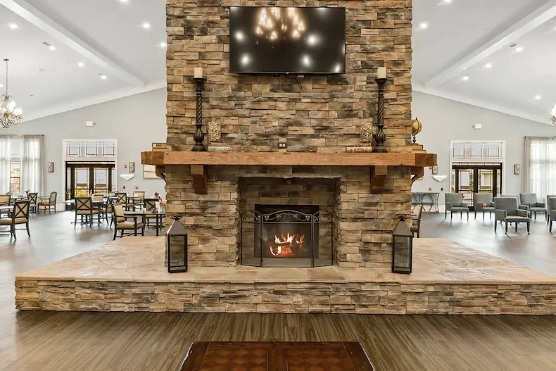 Image of The Phoenix at Lake Joy (2)