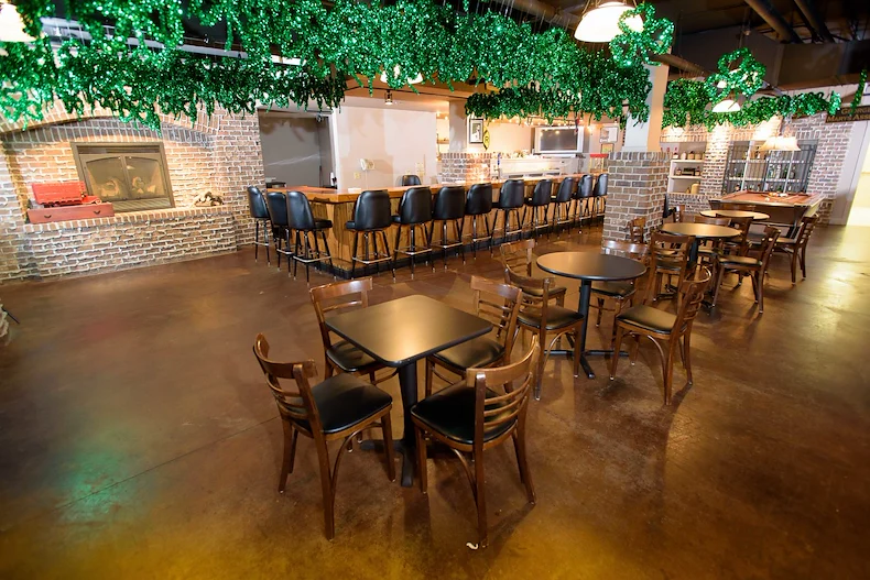 Image of Atrium at Oak Crest Residence (4)