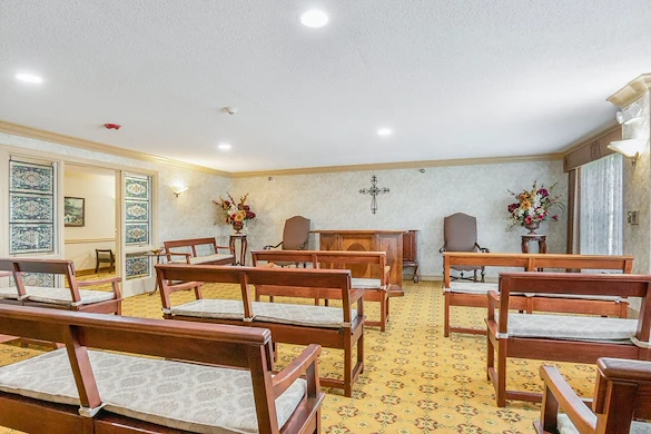 Image of Oakmont Sterling (8)