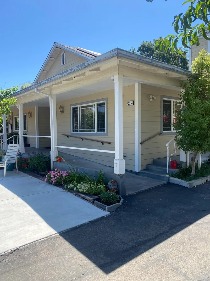 Image of Sonoma Oak Tree Home (7)