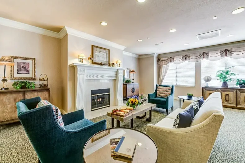 Image of Aegis Living Granada Hills (4)