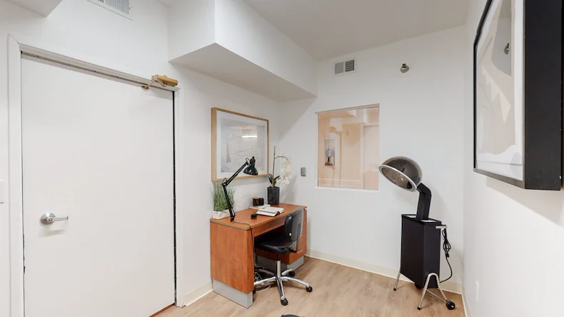 Image of Savant of Burbank East (5)