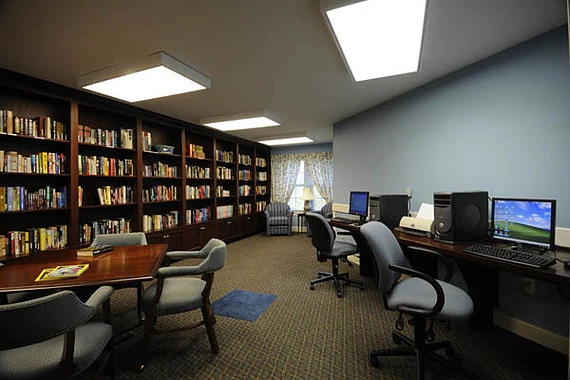 Allegro Tallahassee senior living offering independent living, assisted living, and respite care in Tallahassee, FL, library and computer room