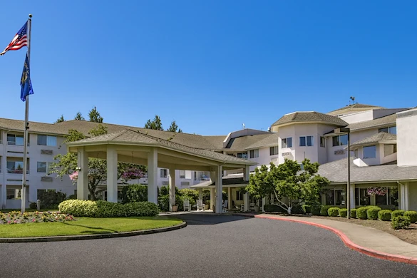 Image of Holiday Sheldon Oaks (1)