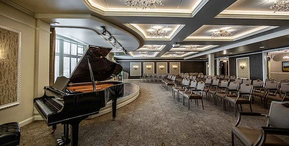 Image of Legends on Lake Lorraine (6)