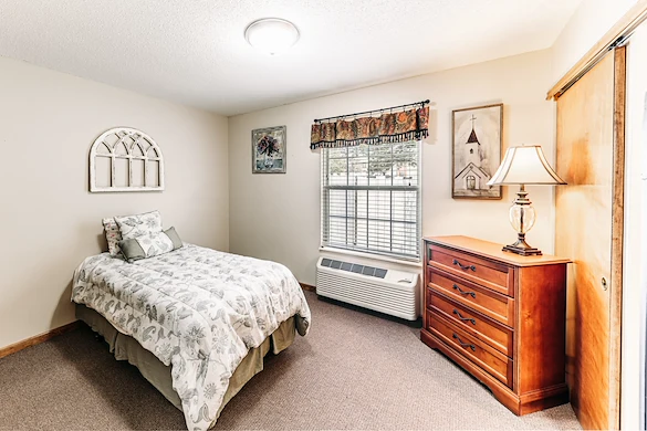 Image of Creekside Village (5)