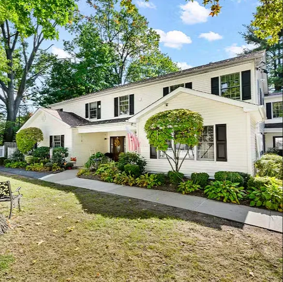 Image of Fox Trail Memory Care Living Hillside West (4)