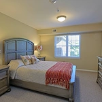 The Commons Corewell Health - Oak Terrace Dearborn Bedroom